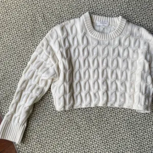 Aritzia Babaton 100% Wool Cropped Cableknit Sweater