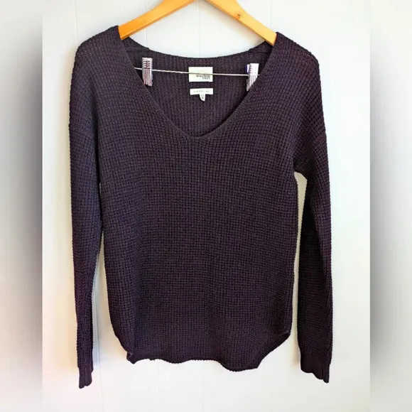 Aritzia Wilfred Free Wolter Wool Knit Vneck Sweater in Plum size XXS Fall Cozy