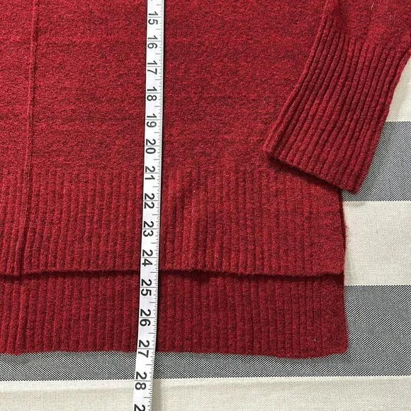Athleta Womens Turtleneck Sweater High Low Loose Fit Boxy Burgundy Size M Wool
