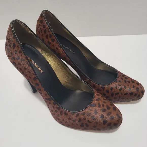 Banana Republic Spotted Leopard Print Heels‎ Size 7.5 fits more like a 7