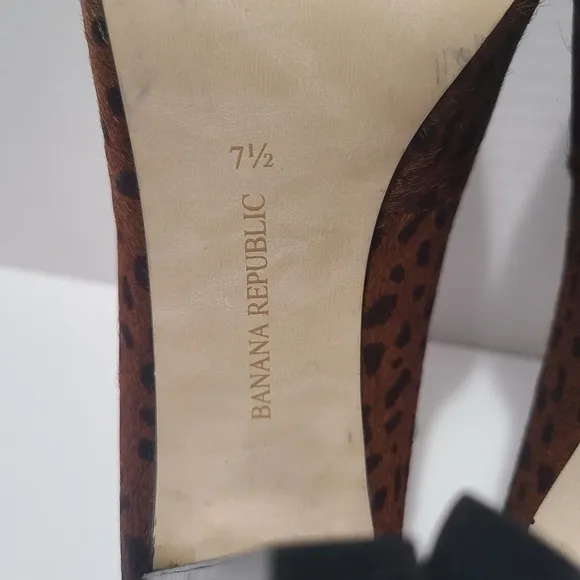 Banana Republic Spotted Leopard Print Heels‎ Size 7.5 fits more like a 7