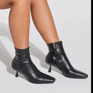 BILLINI SARAH BOOTS black size 6