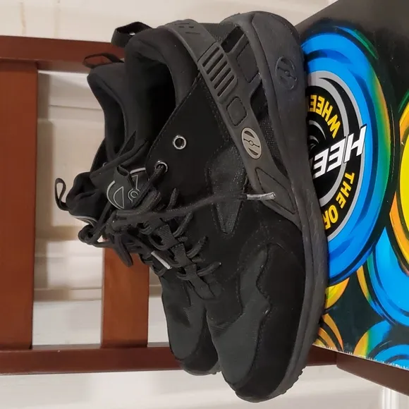 Boy's Black Heelys Force Skate Shoe 6