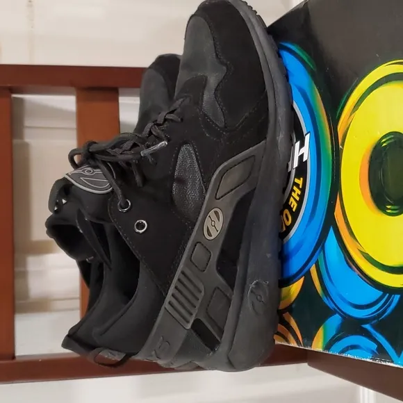 Boy's Black Heelys Force Skate Shoe 6