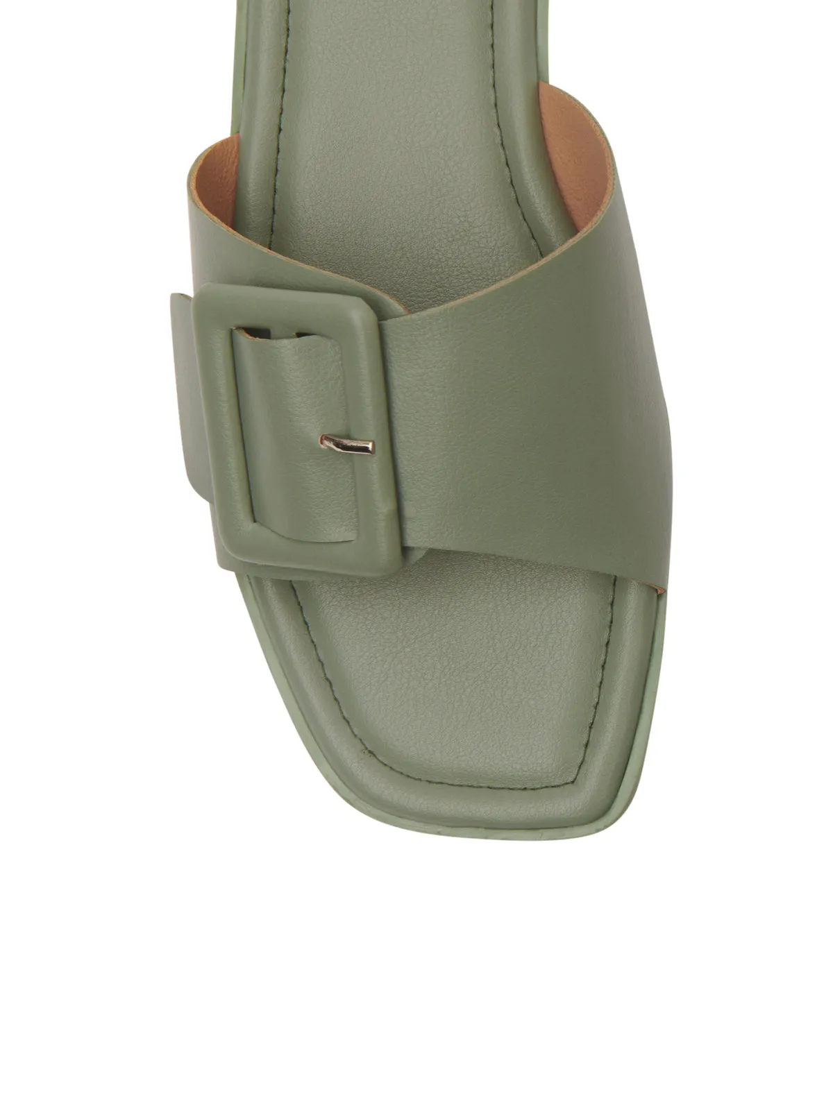 Buckle Monochromatic Flats