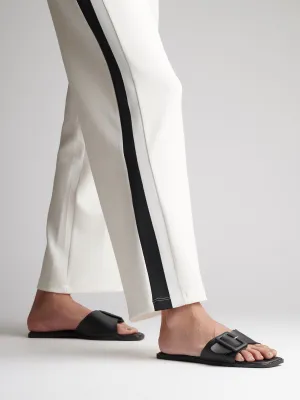 Buckle Monochromatic Flats