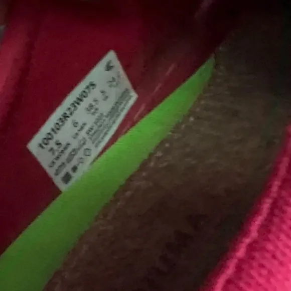Cariuma OCA Low Pantone Magenta Canvas Sneakers Sz 7.5
