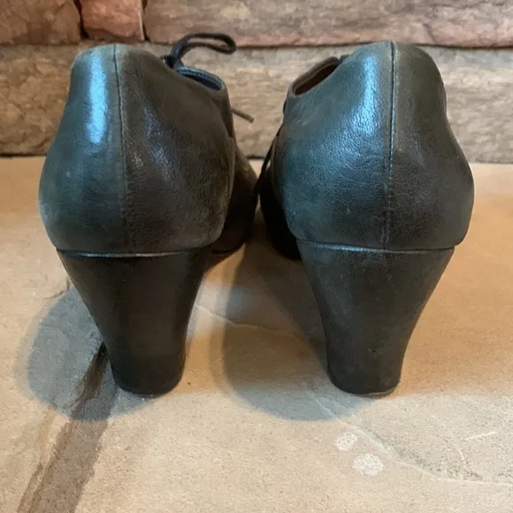 Coclico sz 36.5 mary jane style dark green leather heels
