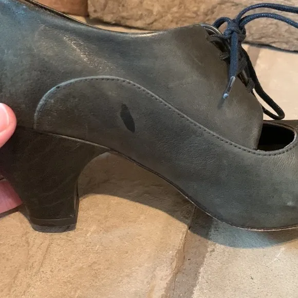 Coclico sz 36.5 mary jane style dark green leather heels