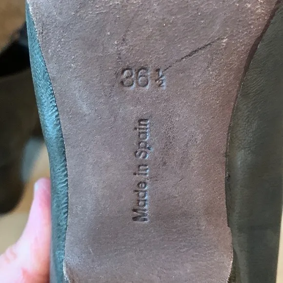 Coclico sz 36.5 mary jane style dark green leather heels