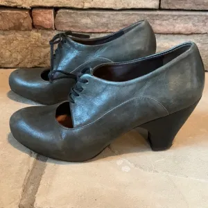 Coclico sz 36.5 mary jane style dark green leather heels