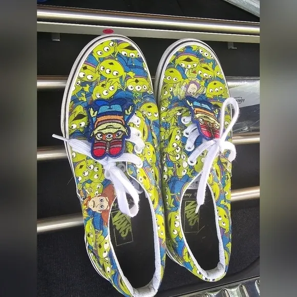 Disney Van's Pixar Toy Story Child Size Sneakers Size 4