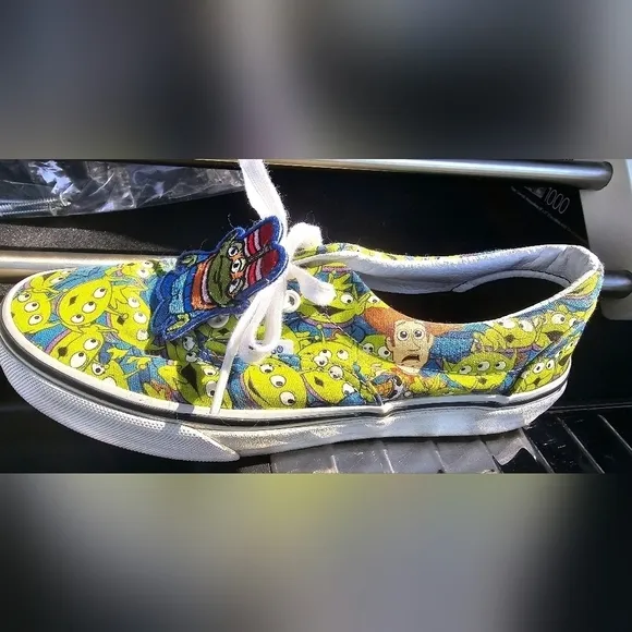 Disney Van's Pixar Toy Story Child Size Sneakers Size 4