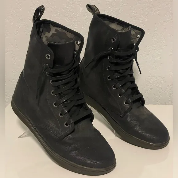 Dr. Martens Men’s Black Airwair Boots Size 8