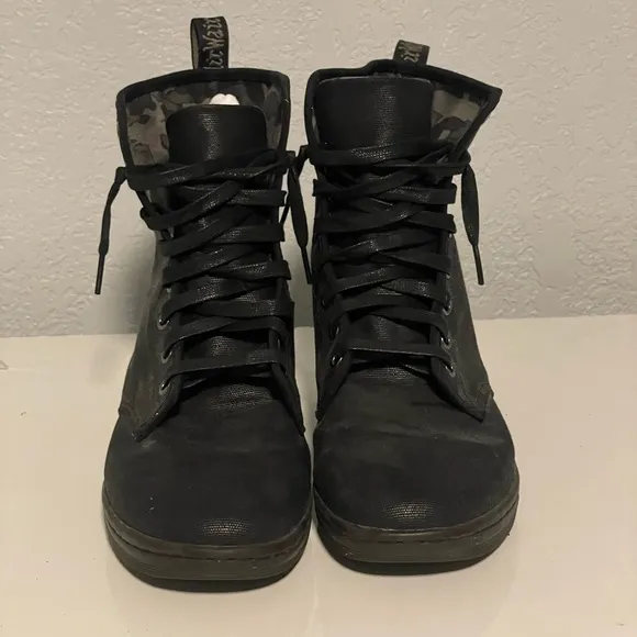 Dr. Martens Men’s Black Airwair Boots Size 8
