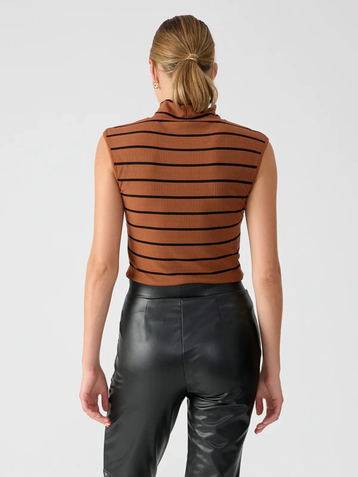 ESSENTIAL MOCK - CARAMEL STRIPE