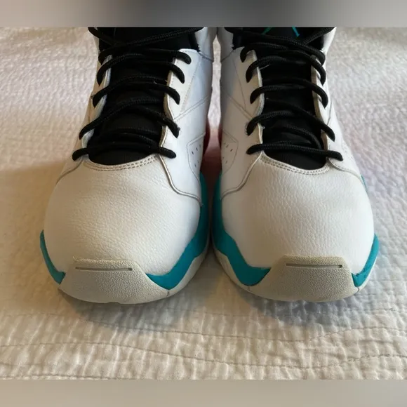 EUC Jordan Lift Off South Beach “White Turbo Green” (AR4430 105) Size 9.5