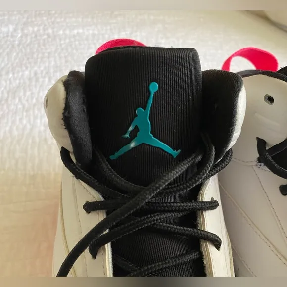 EUC Jordan Lift Off South Beach “White Turbo Green” (AR4430 105) Size 9.5