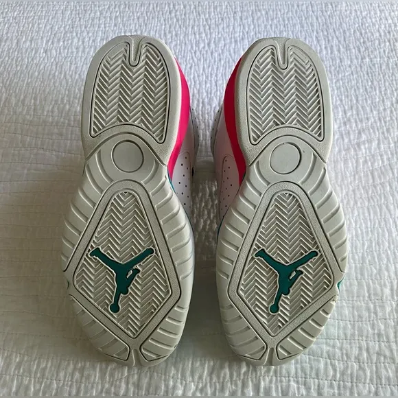 EUC Jordan Lift Off South Beach “White Turbo Green” (AR4430 105) Size 9.5