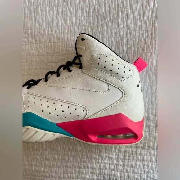 EUC Jordan Lift Off South Beach “White Turbo Green” (AR4430 105) Size 9.5