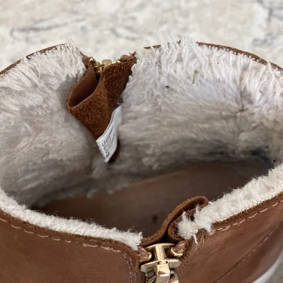 J slide fur lined boots