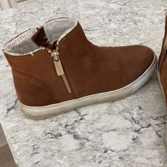 J slide fur lined boots