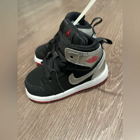 Jordan 1 Mid Johnny Kilroy