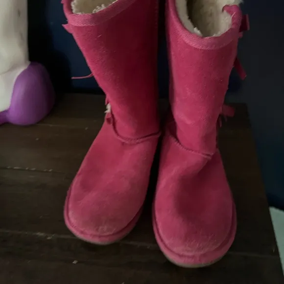 Koolaburra by UGG pink boots big girl size 3. Used but still ok condition.