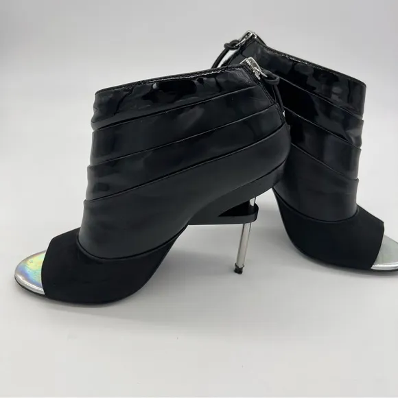 L.A.M.B Black Leather Peeptoe Booties Silver Stiletto Heels Size 6.5