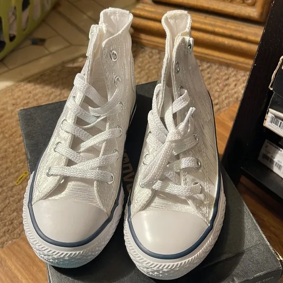 Last one! Authentic White converse all star chuck Taylor