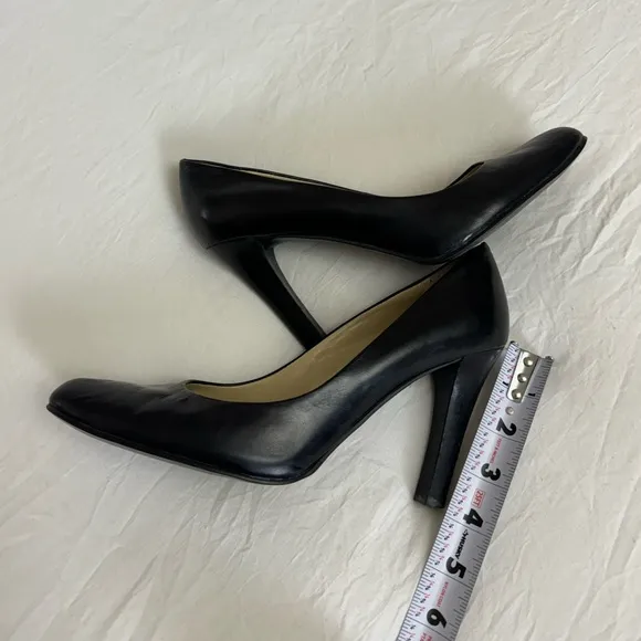 Lauren Ralph Lauren Black Leather Almond Toe Heels Size 8 Classic Designer Retro