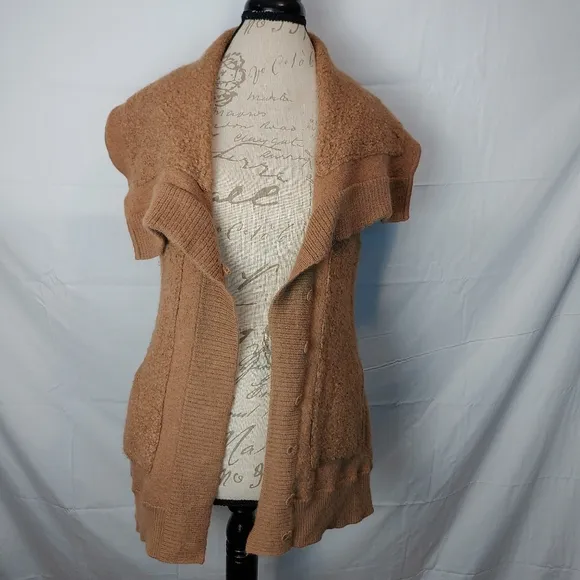 Leifsdottir at Anthropologie Camel Color Cozy Alpaca 2 Pocket Sweater Vest Sz M