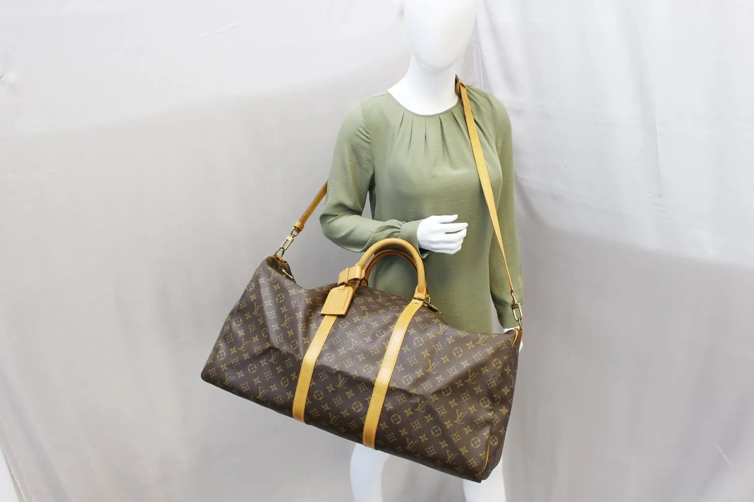LOUIS VUITTON Monogram Canvas Brown Keepall 60 Bandouliere Travel Bag