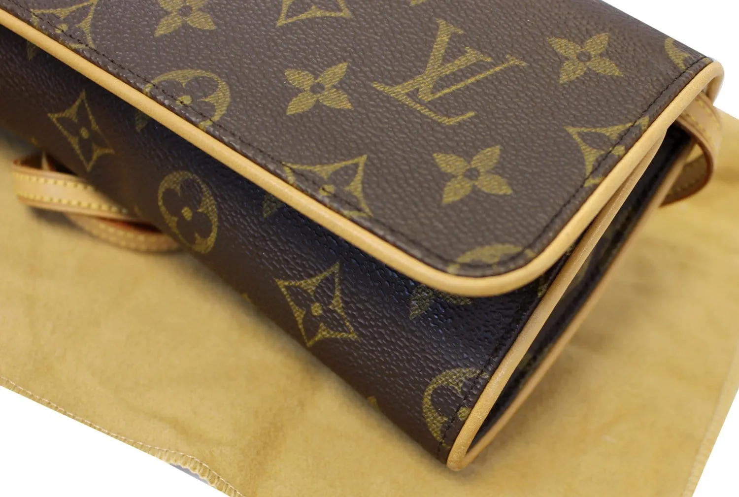 LOUIS VUITTON Monogram Canvas Pochette Twin GM Shoulder Crossbody Bag