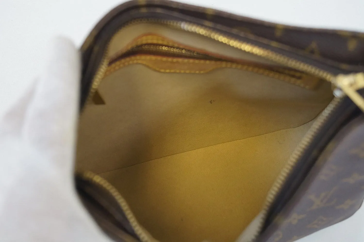 LOUIS VUITTON Monogram Looping Mm Shoulder Bag