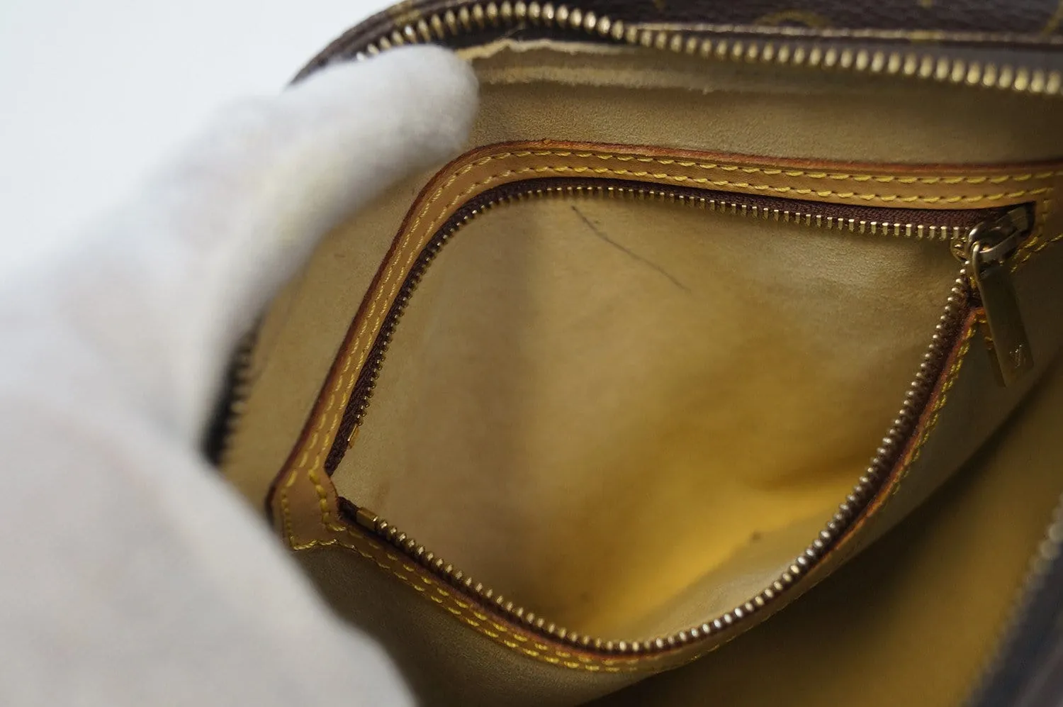 LOUIS VUITTON Monogram Looping Mm Shoulder Bag