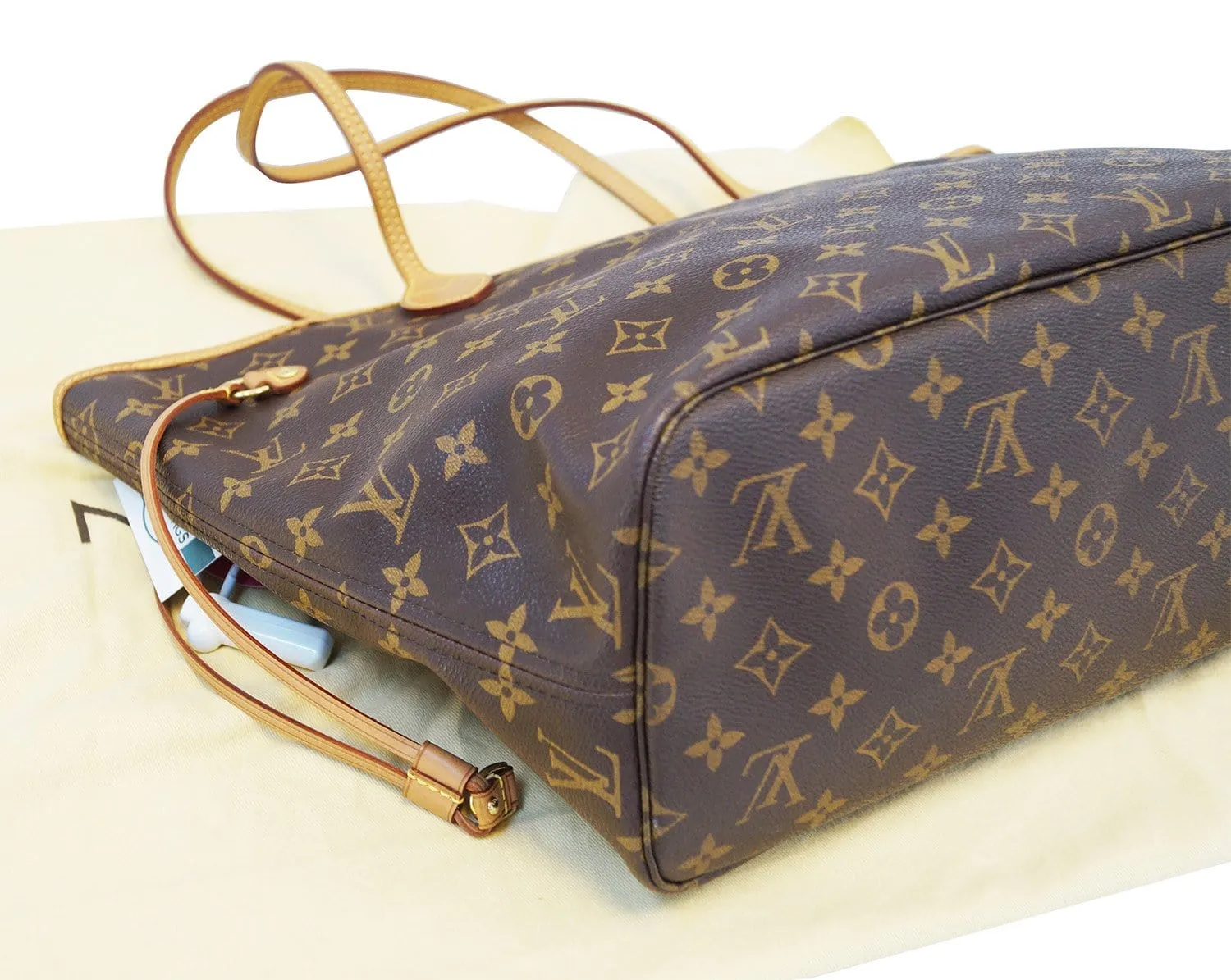 LOUIS VUITTON Monogram Neverfull MM Shoulder Bag