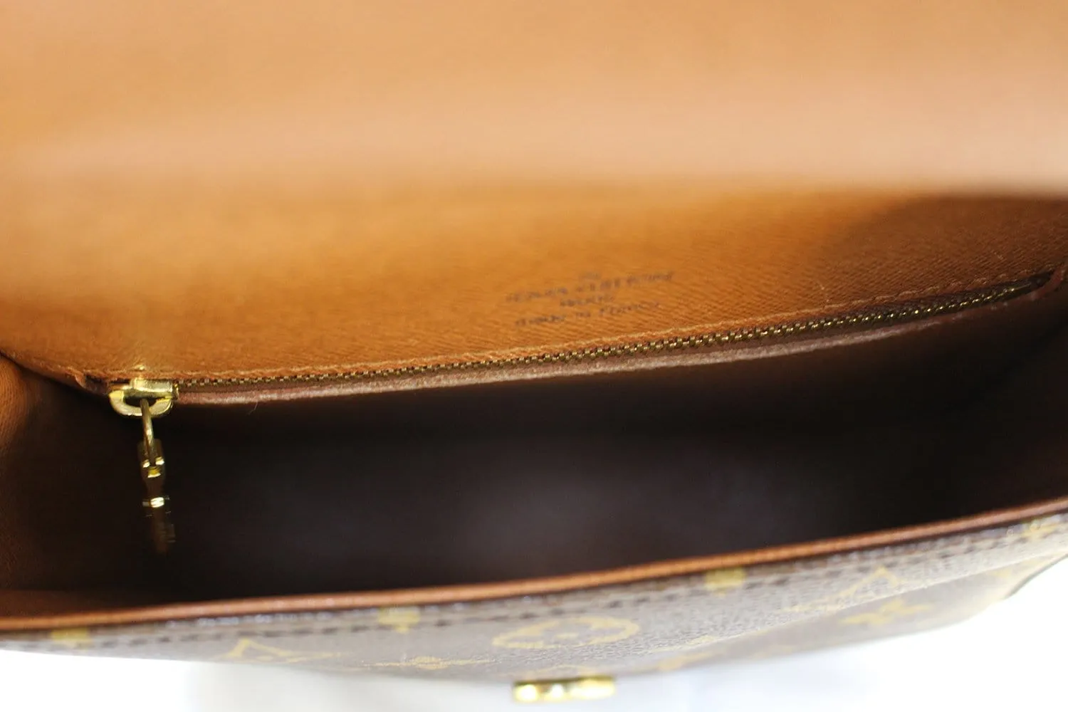 LOUIS VUITTON Monogram Saint Cloud MM Shoulder Bag