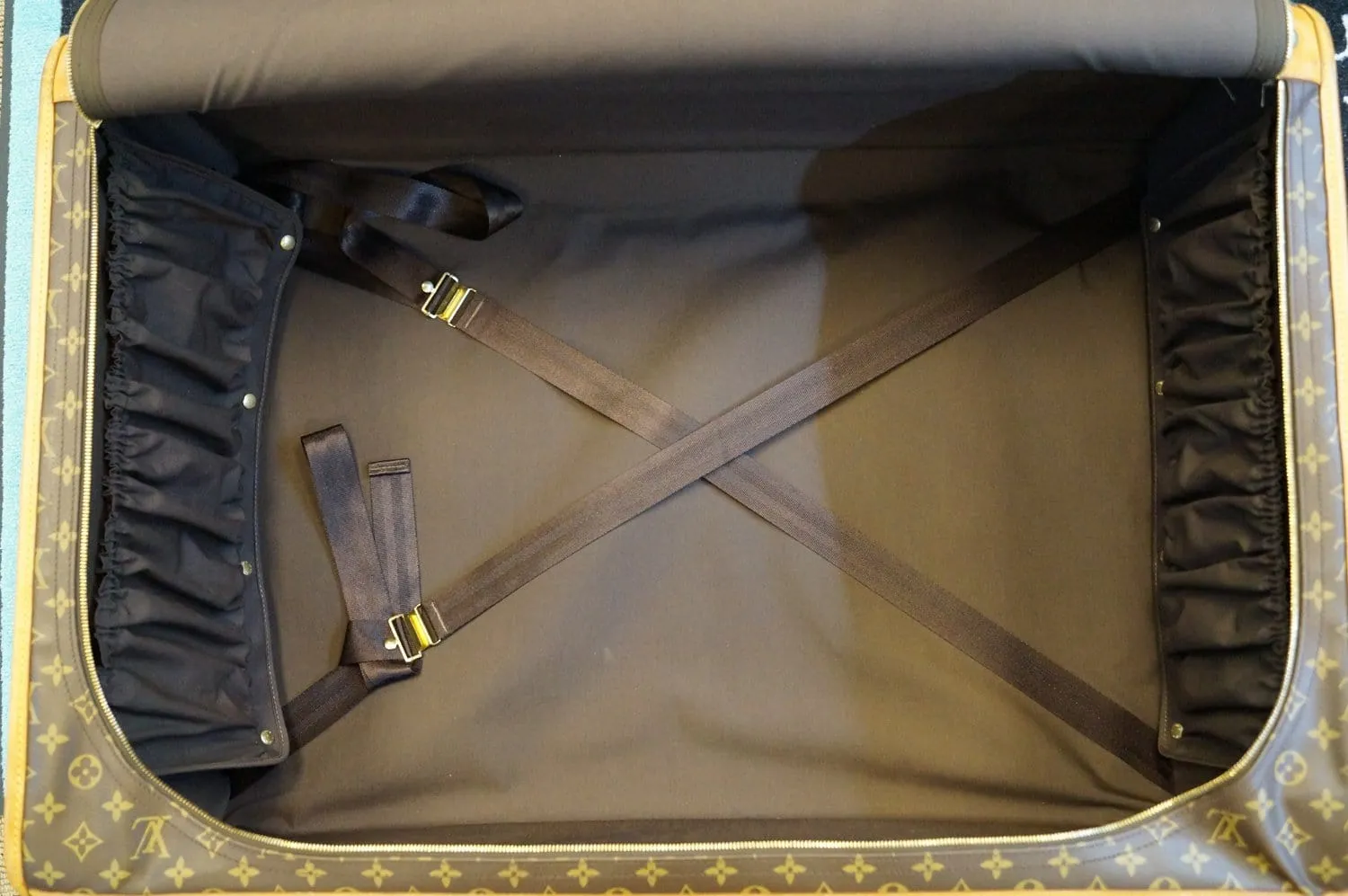 LOUIS VUITTON Pullman 80 Monogram XLarge Softside Suitcase