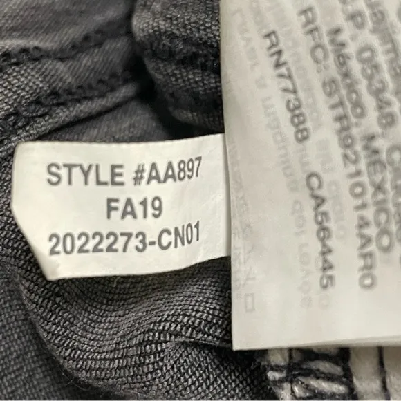 Madewell Cali Demi-Boot Jeans in Bellspring Wash: Button-Front Edition Size 23.