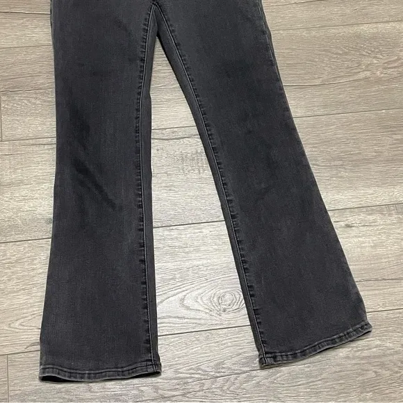 Madewell Cali Demi-Boot Jeans in Bellspring Wash: Button-Front Edition Size 23.