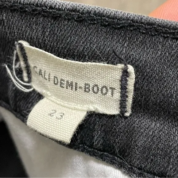 Madewell Cali Demi-Boot Jeans in Bellspring Wash: Button-Front Edition Size 23.