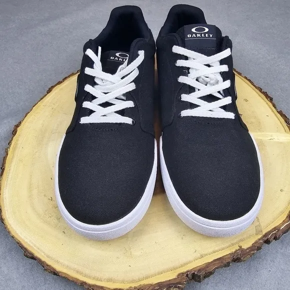 Men's new Oakley jet black canvas flyer sneakers...