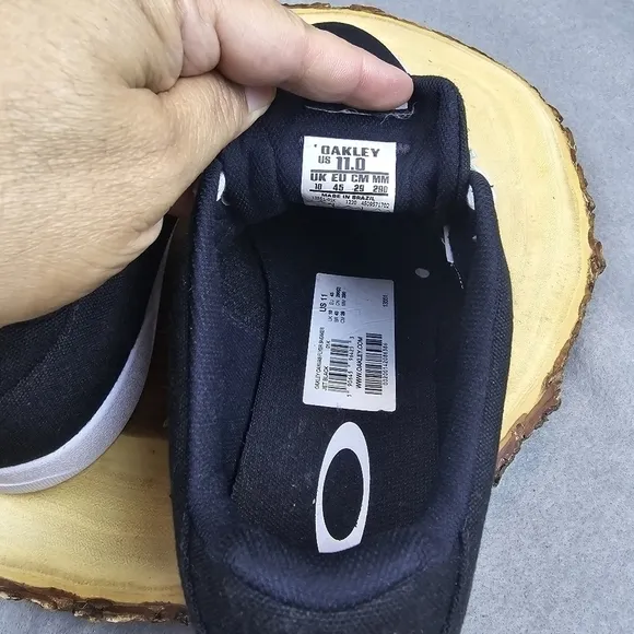 Men's new Oakley jet black canvas flyer sneakers...