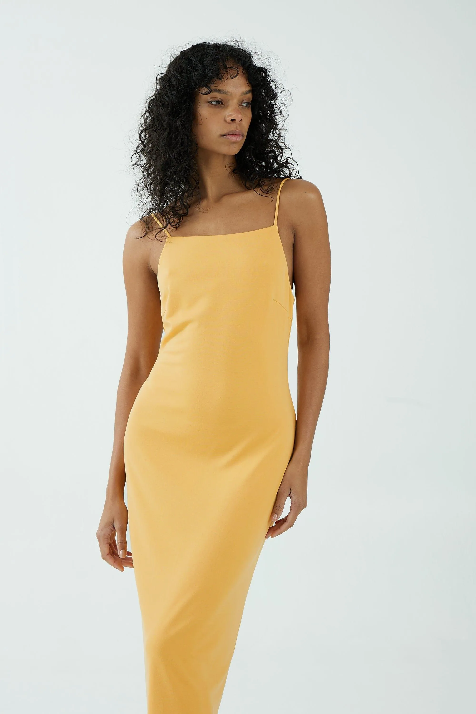 MODE STRAIGHT NECK MAXI | MARIGOLD