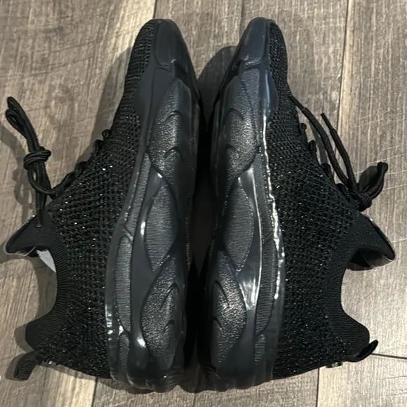 New authentic Steve Madden signature black glitter sneakers sz girls 5 display