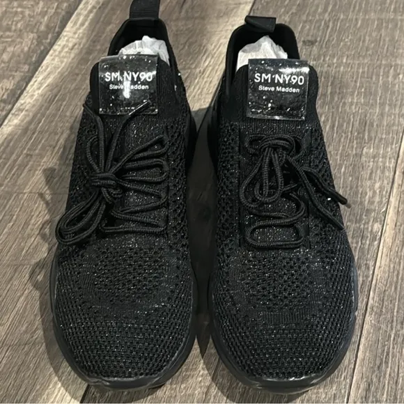 New authentic Steve Madden signature black glitter sneakers sz girls 5 display