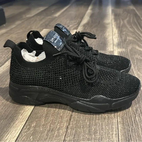 New authentic Steve Madden signature black glitter sneakers sz girls 5 display