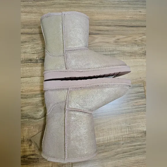 New BearPaw Elle Exotic Youth Pink Glitter, size US 5