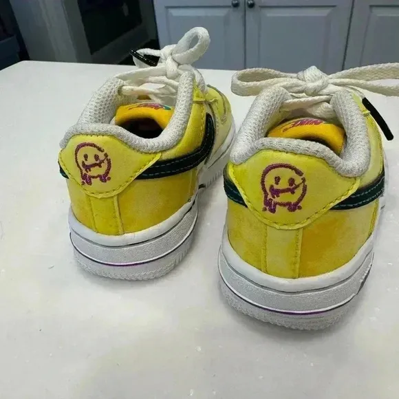 Nike Air Force 1 LV8 Toddler Size 5C Yellow Nike Leather Unisex Brand New